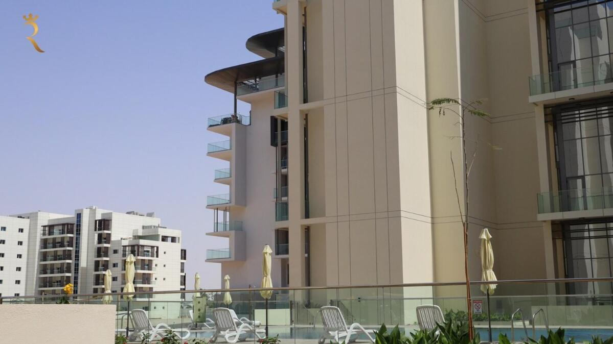 Masdar 2br Luxe Pool Comfy Near Auh Abu Dhabi