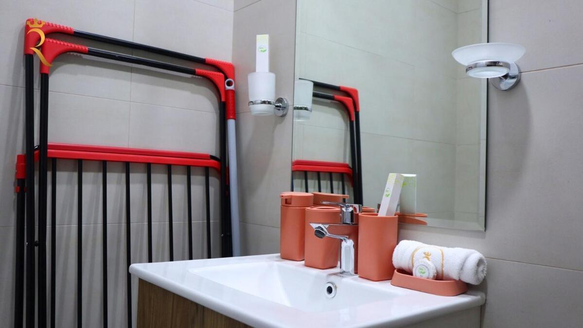 Masdar 2br Luxe Pool Comfy Near Auh Appartamento Abu Dhabi